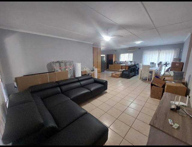 4 BEDROOM HOUSE FOR SALE IN UVONGO